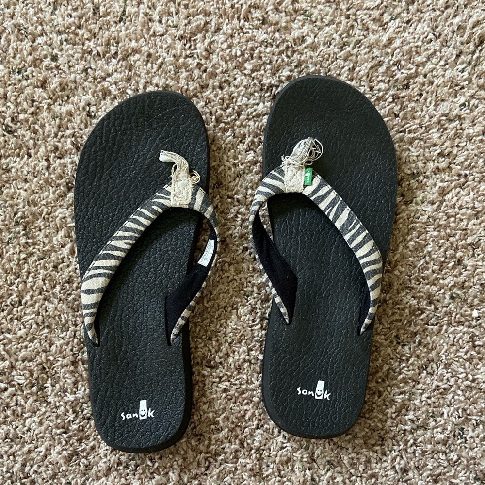 Sanuk Flip Flops